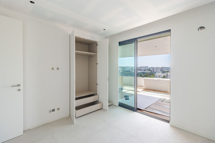 Image No.27-2 Bed Apartment for sale