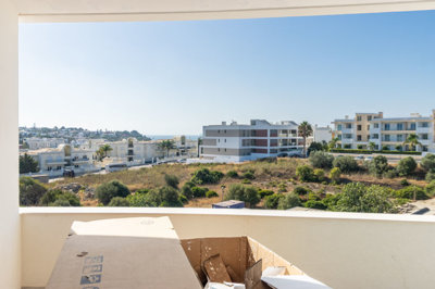5 BALCONY.jpg