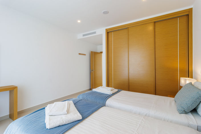 Image No.28-3 Bed Apartment for sale