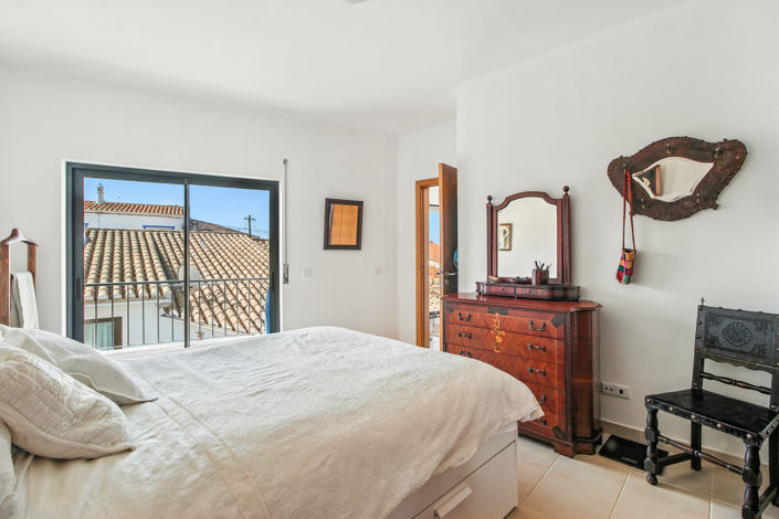 Image No.25-2 Bed Village House for sale