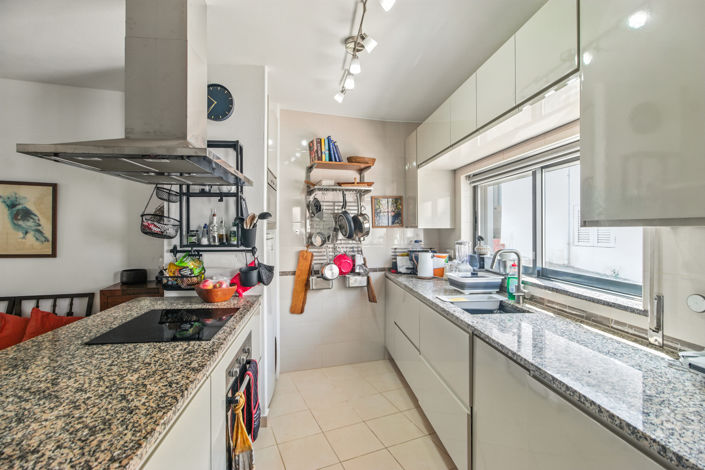 Image No.4-2 Bed Village House for sale