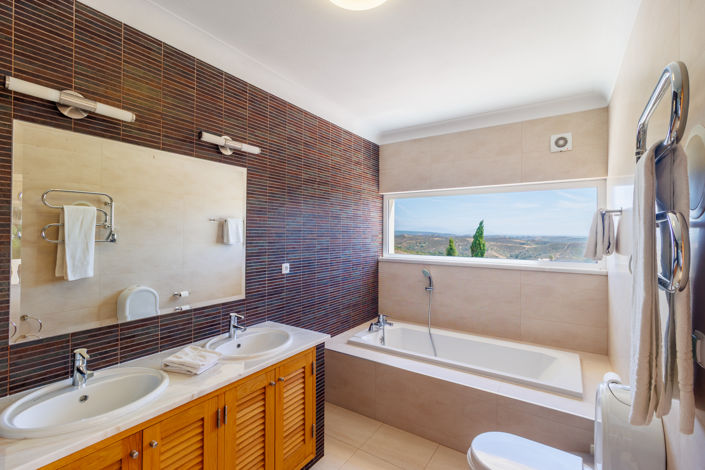 Image No.27-5 Bed Villa for sale