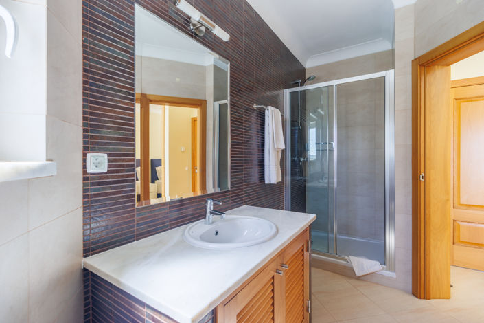 Image No.40-5 Bed Villa for sale