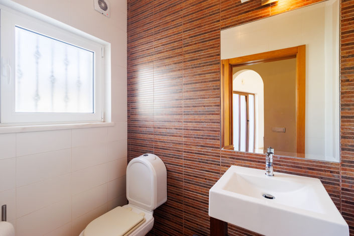 Image No.56-5 Bed Villa for sale