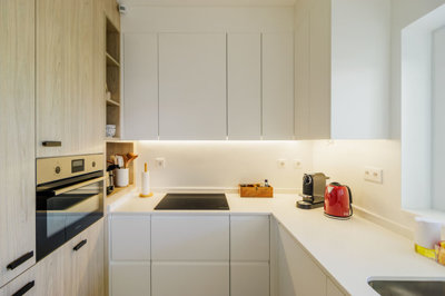 8 KITCHEN.jpg