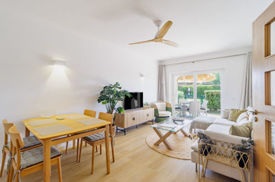 1 LIVING ROOM.jpg