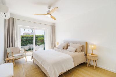 11 BEDROOM.jpg