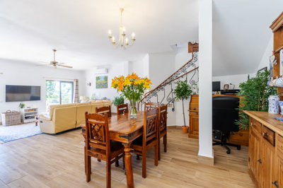 LIVING ROOM 11.jpg