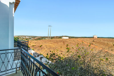 5.2 BALCONY.jpg