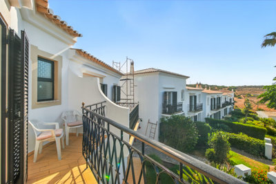 7.2 BALCONY.jpg