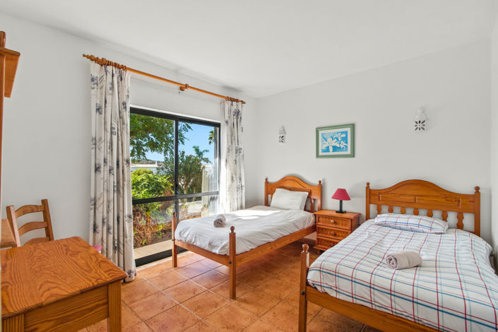 Image No.30-3 Bed Townhouse for sale