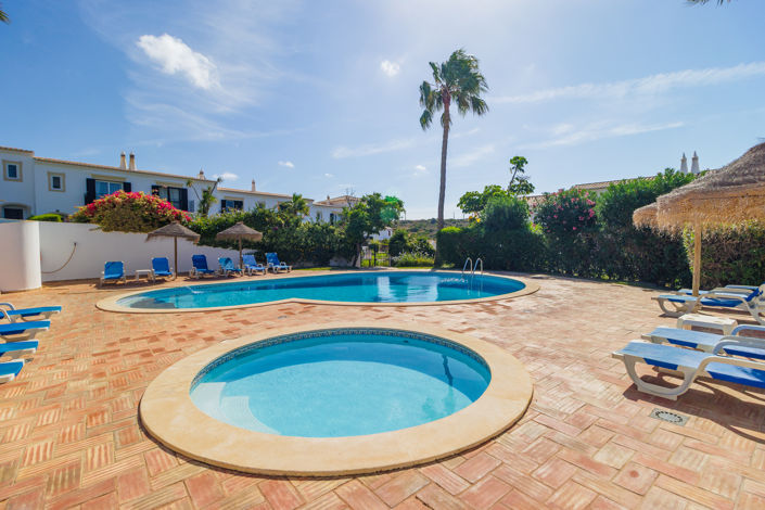 Image No.41-3 Bed Townhouse for sale