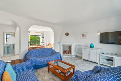 3 LIVING ROOM.jpg