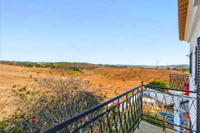 5.1 BALCONY.jpg