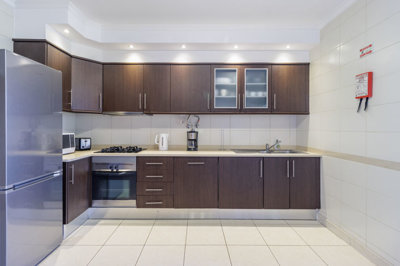 9 KITCHEN (1).jpg