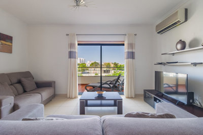 4.1 LIVING ROOM.jpg