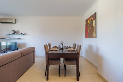 6 LIVING ROOM.jpg