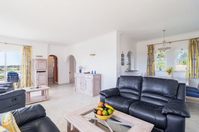 Living, dining and kitchen.jpg