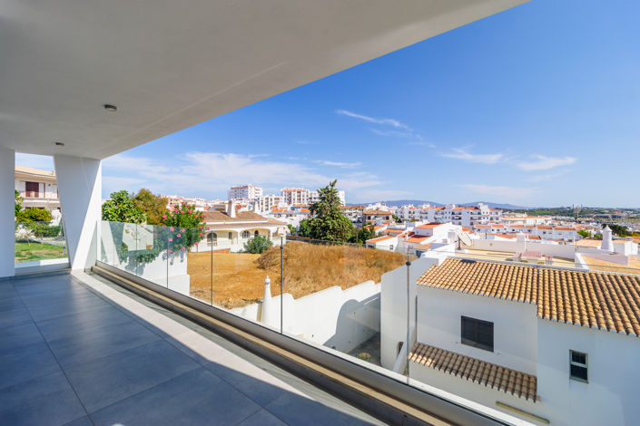 Image No.19-3 Bed Villa for sale