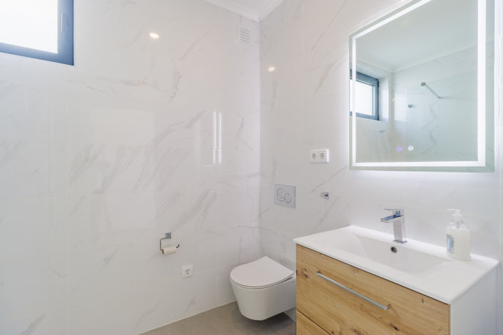 Image No.28-3 Bed Villa for sale