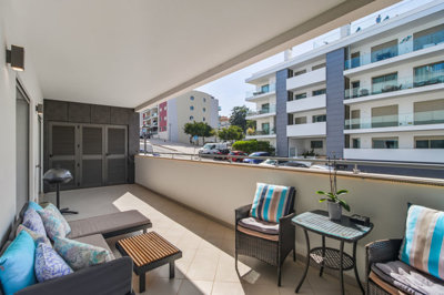 1 BALCONY.jpg