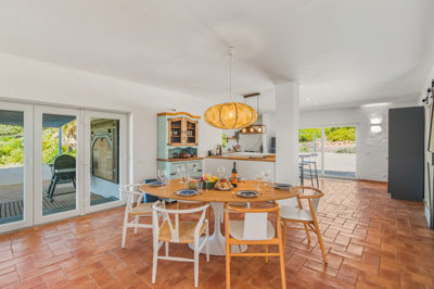 8.4 DINING TABLE.jpg