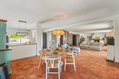 8.5 DINING TABLE.jpg