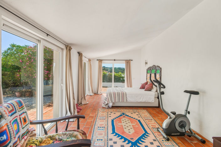 Image No.45-5 Bed Villa for sale