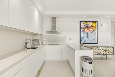 5 KITCHEN (1).jpg