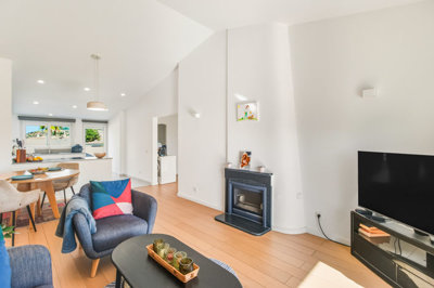 6 living room.jpg