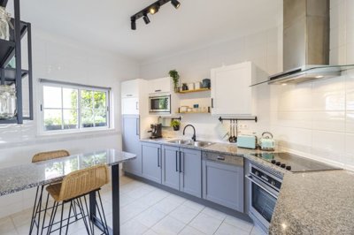 Kitchen window (Large).jpg