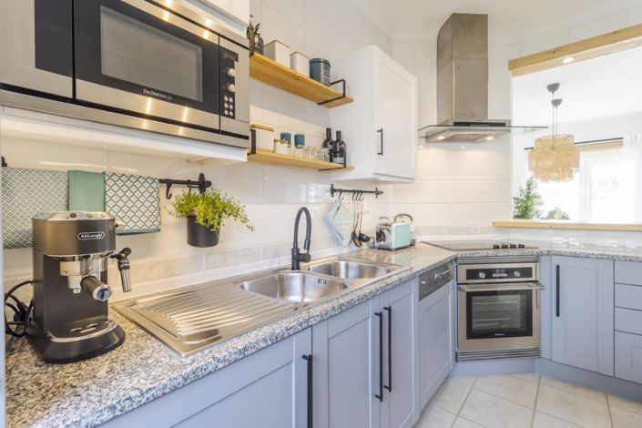 Image No.17-2 Bed Townhouse for sale