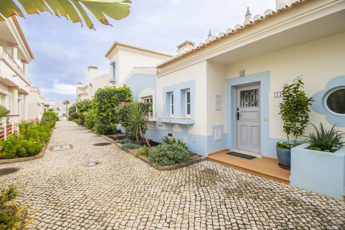 Image No.36-2 Bed Townhouse for sale