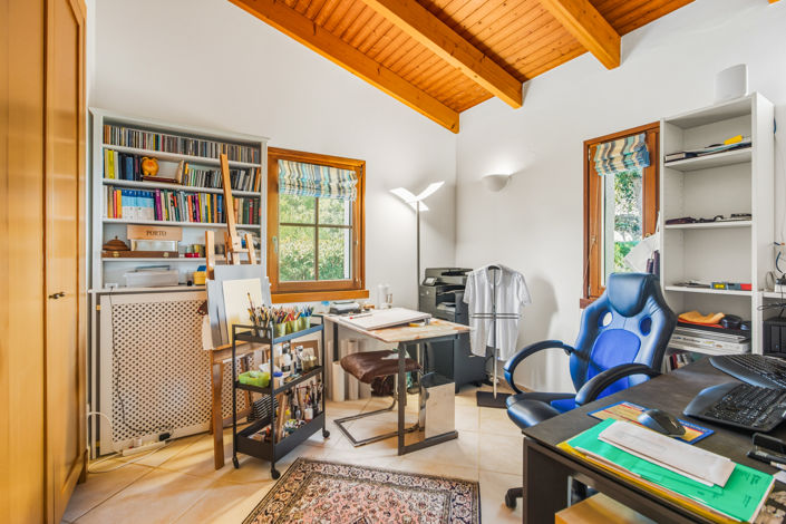 Image No.29-3 Bed Villa for sale