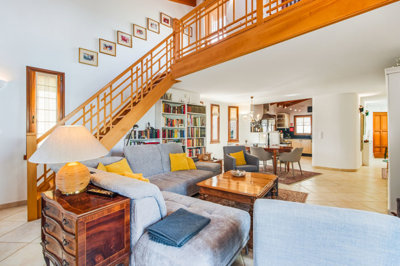 1.4 LIVING ROOM.jpg
