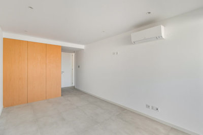 13 BEDROOM.jpg