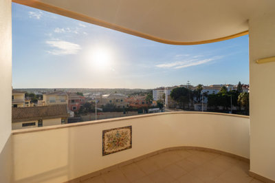 BALCONY.jpg
