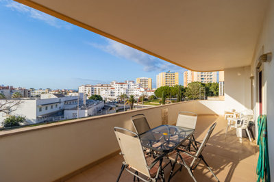 BALCONY1.jpg