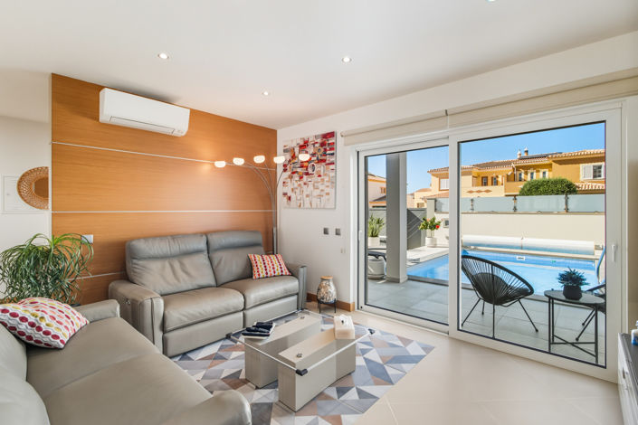 Image No.1-3 Bed Townhouse for sale
