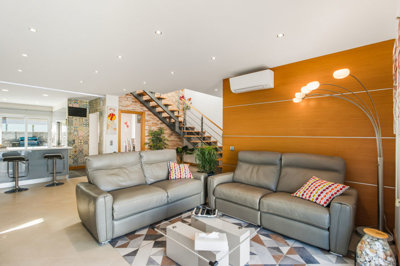 5 LIVING ROOM.jpg