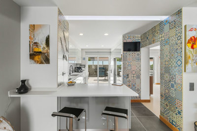 8 KITCHEN.jpg