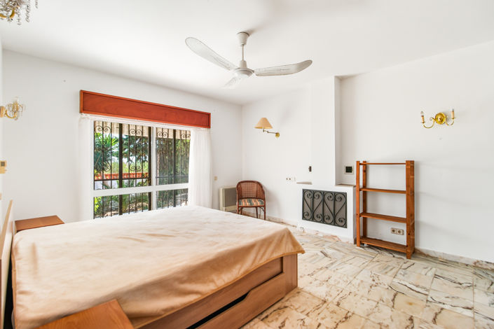 Image No.37-4 Bed Villa for sale