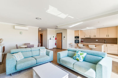 4 LIVING ROOM.jpg