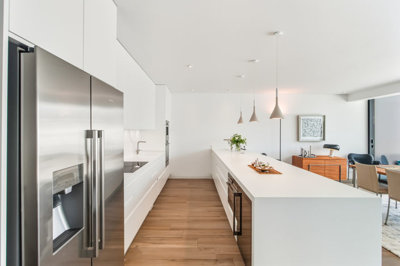 8 KITCHEN.jpg
