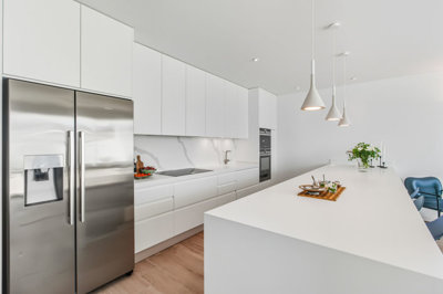 9 KITCHEN.jpg