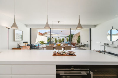 10 KITCHEN.jpg