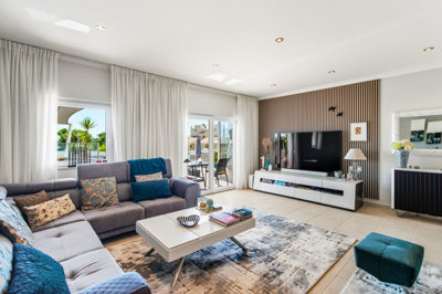 4 LIVING ROOM.jpg