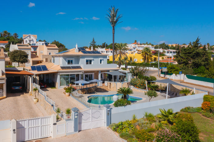 Image No.99-4 Bed Villa for sale