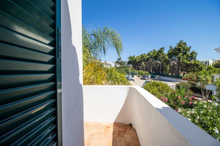 Image No.18-3 Bed Townhouse for sale