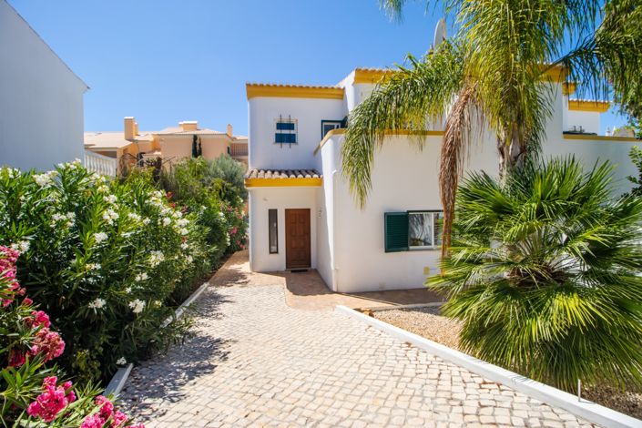 Image No.21-3 Bed Townhouse for sale